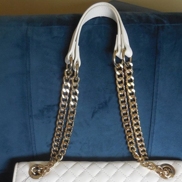 Guess White Quilted Crossbody Handbag - Picture 2 of 8